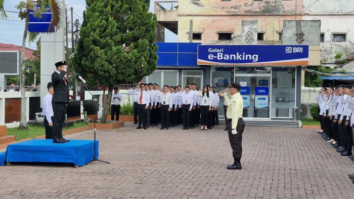 UPACARA - Bank Rakyat Indonesia Kantor Cabang (Kanca) Tondano menggelar upacara peringatan Hari Lahir Pancasila 2026 pada Senin (1/6/2026).