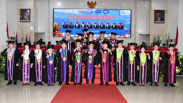 Unsrat) Manado menggelar pelantikan dan pengukuhan 10 guru besar baru