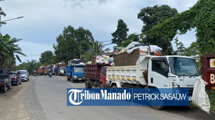 Warga Blokir Akses Masuk TPA Sumompo, Puluhan Truk Sampah Tertahan
