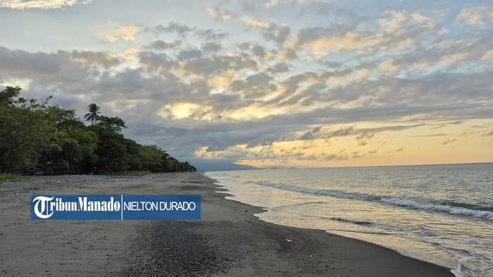 WISATA PANTAI BOLMONG - Pesona Pantai Bungin Desa Motabang, Kecamatan Lolak, Kabupaten Bolmong, Sulut. Surga tersembunyi dengan senja menawan. Pengunjung dimanjakan dengan pemandangan sunset.