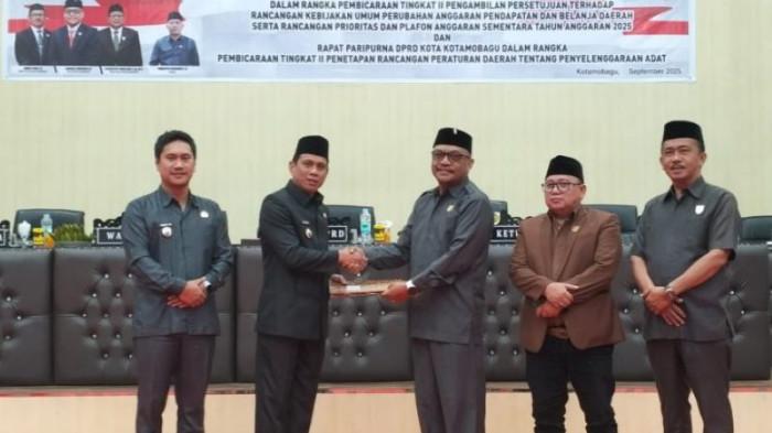 Weny Gaib dan Rendy Mangkat Hadiri Rapat Paripurna DPRD Kotamobagu, Bahas KUPA-PPAS 2025
