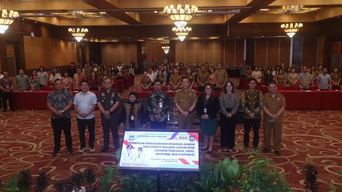 TEGAS: Wali Kota Tomohon Caroll Joram Azarias Senduk menegaskan transformasi digital dalam sistem pemerintahan adalah langkah strategis. Hal itu sekaligus mandat hukum yang wajib dijalankan oleh seluruh pemerintah daerah di Indonesia.