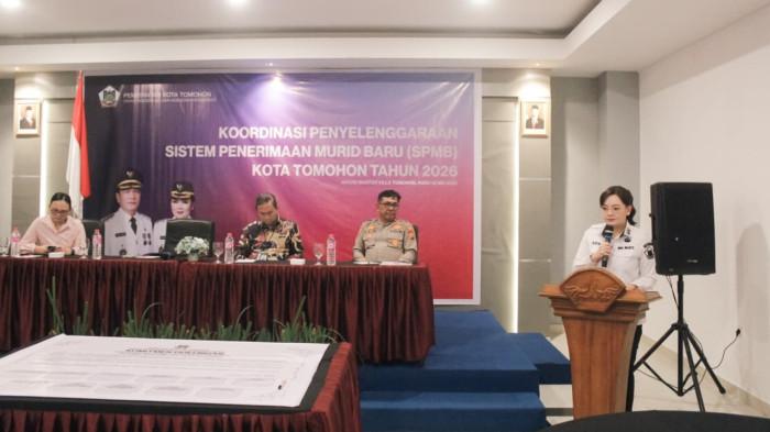 Wali Kota Tomohon melalui Wakil Wali Kota Sendy G.A Rumajar