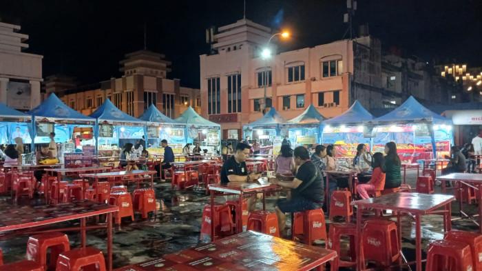 Wisata Kuliner Ramadhan di lapangan basket berlangsung pada