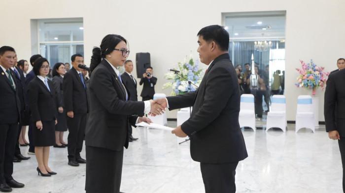 YSK melantik dan mengambil sumpah/janji sejumlah pejabat eselon II di lingkungan Pemprov