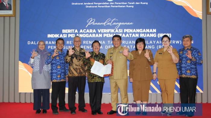 SINERGI: Gubernur Sulut Yulius Selvanus Komaling (YSK) hadir langsung dalam Penandatanganan Berita Acara Verifikasi Penanganan Indikasi Pelanggaran Pemanfaatan Ruang (IPPR), Senin (17/11/2025) di Jakarta.