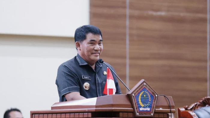 SEJAHTERAKAN: Rapat Paripurna DPRD Provinsi Sulawesi Utara, Senin (24/10/2025). Gubernur Sulawesi Utara, Yulius Selvanus Komaling (YSK) menegaskan komitmen Pemerintah Provinsi Sulut dalam memperkuat sektor ekonomi daerah melalui pembentukan PT. Membangun Sulut Maju Perseroan Daerah