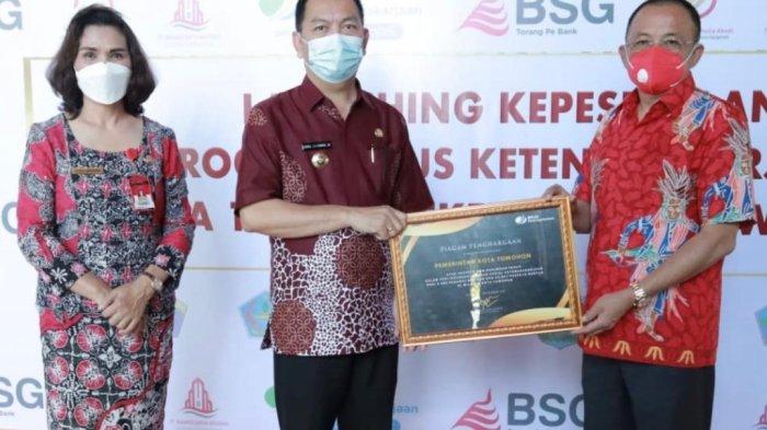 Pemkot Tomohon Terima Penghargaan dari BPJS Ketenagakerjaan