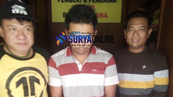 Kepala Dusun di Lamongan Ditangkap Polisi gara-gara Tagih Sisa Pembayaran Rumah Bawa Parang