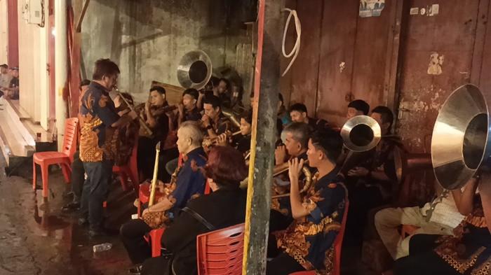 grup musik tahun baru Imlek di Kelenteng Ban Hing Kiong