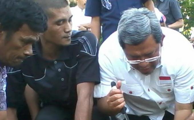 Aher Hubungi KPK Mangkir Pemeriksaan  * KPK Imbau Soekarwo Hadiri Pemeriksaan