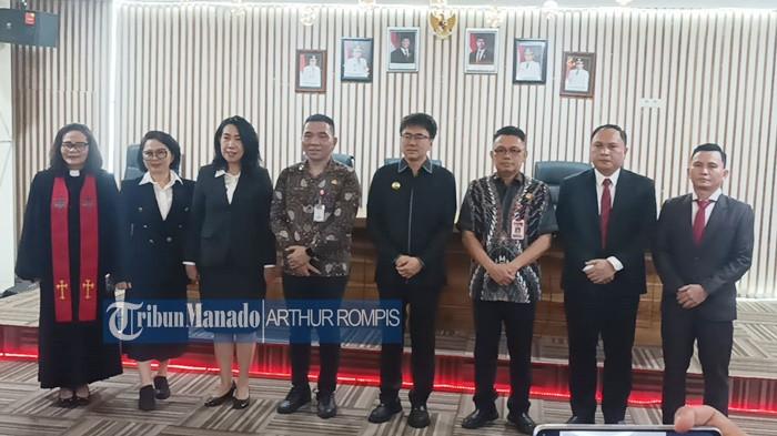 DILANTIK - Wali Kota Manado Andrei Angouw melantik empat pejabat, Kamis (27/11/2025). Esther Mamarimbing dilantik Wali Kota Manado Andrei Angouw sebagai Inspektur Pembantu Wilayah III di Inspektorat Kota Manado . Berikut daftar harta kekayaan Esther Mamarimbing yang dikutip dari e-lhkpn.