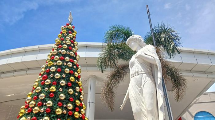 hiasan natal di mall manado
