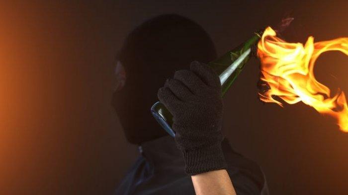 Remon Bom Rumah Mantan Pacarnya Usai Diputus Cinta