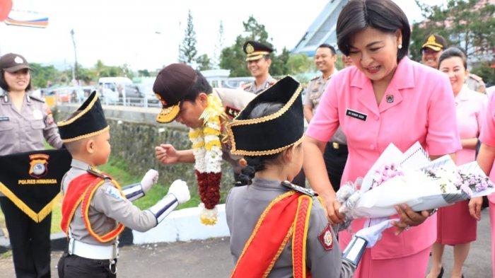 Istri Kapolda Sulut Tatap Muka dengan Bhayangkari di Minahasa