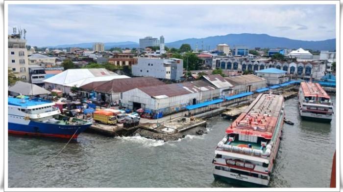 JADWAL KAPAL - Sejumlah kapal berlabuh di Pelabuhan Manado didokumentasikan beberapa waktu lalu. Berikut jadwal kapal di Pelabuhan Manado hari ini Kamis 19 Maret 2026.
