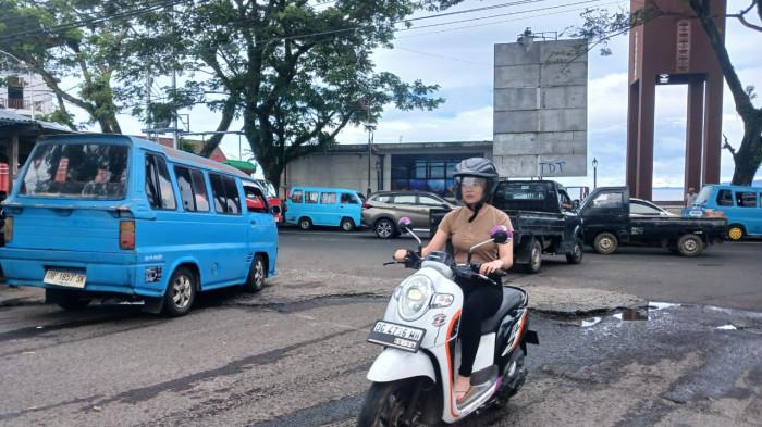 jalan masu terminal malalayang manado