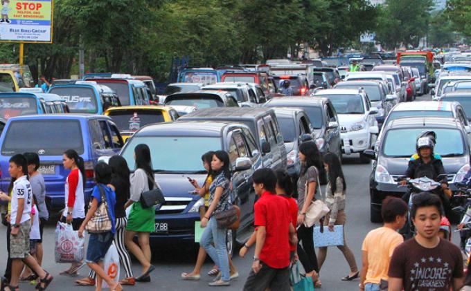 Manado Macet Jelang Natal, Ai Minta Warga Naik Angkot