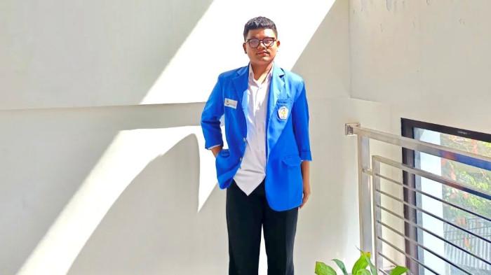 kuliah semester 2 Jurusan Akuntansi di Politeknik Negeri Manado.