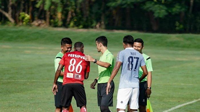 Lawan PSIS Semarang di Klabat Manado, Persipura Gunakan Jersey Baru Merah Hitam