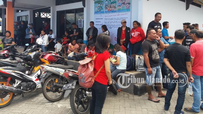 Libur Panjang Tiba, Pelabuhan Siau Dipenuhi Warga