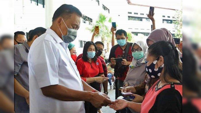 Gubernur Olly Luncurkan Program Bantuan Sosial Beras, 95.517 Keluarga Terima 15 Kilogram