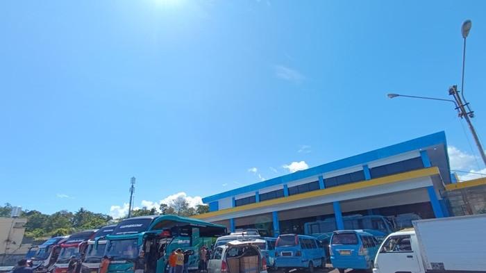 TERMINAL MALALAYANG: Pekerjaan pembangunan Terminal Malalayang Manado tahap II fokus ke bagian luar. Pembangunan ini untuk peningkatan sarana agar lebih representatif sehingga penumpang dan pengunjung makin nyaman.