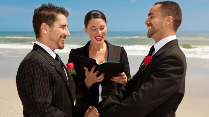 Pintu Gereja Katolik Tertutup untuk Nikah Sejenis,