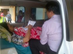 Wow, Sehabis Melahirkan Qomariyah Tes CPNS di Mobil Ambulans