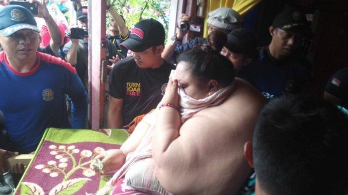 Inilah Fakta-Fakta Tentang Titi Wati, Wanita yang Menderita Obesitas, Evakuasi Harus Jebol Rumah