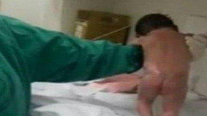 VIDEO VIRAL Bayi Baru Lahir Meronta dan Minta Jalan, Perhatikan Apa yang Dilakukan & Diucap Perawat