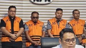 21-Tersangka-Korupsi-Pengurusan-Dana-Hibah-Pokmas-Pemprov-Jatim-tahun-anggaran-20192022.jpg