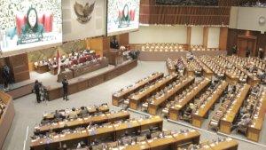 310324-sidang-dpr.jpg
