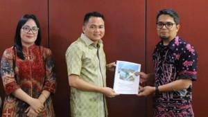 AUDIENSI-Bupati-Minahasa-Tenggara-Ronald-Kandoli.jpg