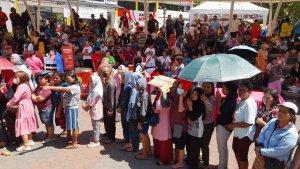 Antrean-Pasar-Murah-di-TKB-Manado-Sulawesi-Utara-Jumat-29122023.jpg