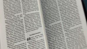 Ayat-Alkitab-dfvsdfvbsd.jpg