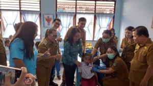 BIAS-Ellen-Honandar-saat-di-Pencanangan-Bulan-Imunisasi-Anak-Sekolah-BIASLO0.jpg