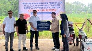 BIBIT-Penyerahan-bantuan-bibit-dan-sarana-produksi-pertanianLO0-9.jpg
