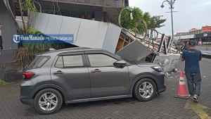 Bangunan-teras-atau-kanopi-di-Bahu-Mall-Manado-Foto-1.jpg