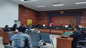 Breaking-News-Foto-Dokumentasi-Tribun-Manado-Nielton-Durado-Caption-Sidang-korupsi-PT-Air-Manado.jpg