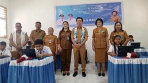 Bupati-Kepulauan-Sangihe-Michael-Thungari-yang-secara-resmi-merilis-Token.jpg