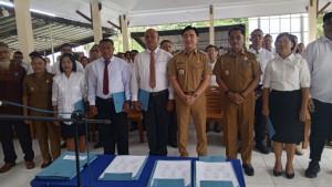 Bupati-Michael-Thungari-melantik-PengGHJGJG.jpg
