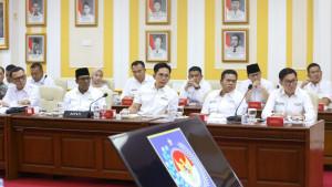 Bupati-Minahasa-Utara-Minut-Joune-Ganda-mengambil-bagian-membahas.jpg
