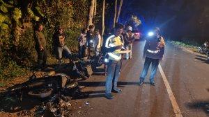 Caption-Polisi-saat-berada-di-Lokasi-TKP-Lakalantas-Maut-Foto-Istimewa.jpg