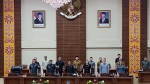 DPRD-Sulawesi-Utara-melaksanakan-Rapat-Paripurna-Senin-27102025-Foto-1.jpg