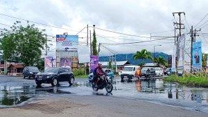Dinilai-ganggu-kenyamanan-sejumlah-pengguna-jalan-keluhkan-genangan-AirYU78.jpg