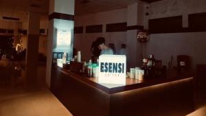 Esensi-Coffe-kedai-yang-terletak-di-Sun-Bae-Kawasan-Megamas-Manado.jpg
