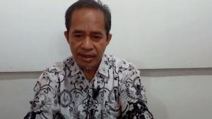 GURU-VIRAl-Rasnal-seorang-guru-SMA-di-Luwu-Utara-Sulawesi-Selatan.jpg