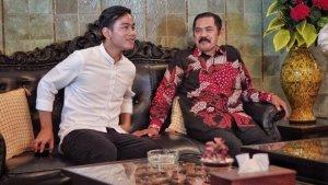 Gibran-Rakabuming-menanggapi-pernyataan-FX-Rudy-soal-statusnya-sebagai-Kader-PDIP.jpg