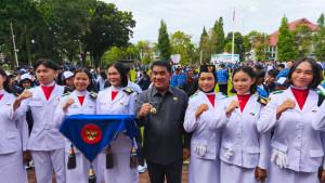 Gubernur-Sulawesi-Utara-Yulius-Selvanus-Komaling-memimpin-langsung-upacara-Sumpah-Pemuda.jpg